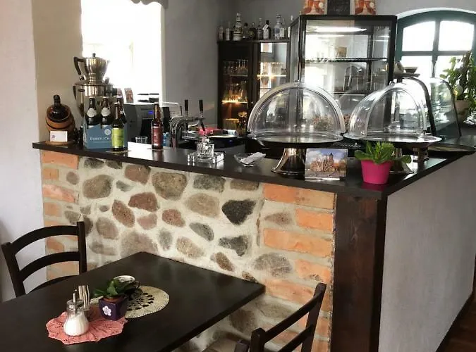 Konukevi Alte Schule Cafe Und 3*