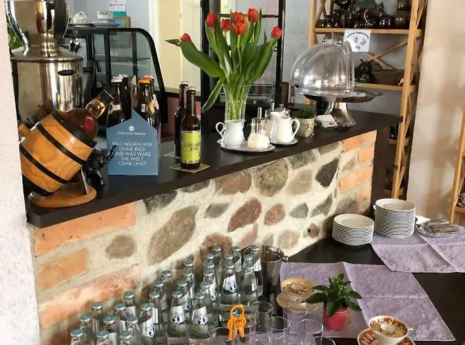 Konukevi Alte Schule Cafe Und Drehna